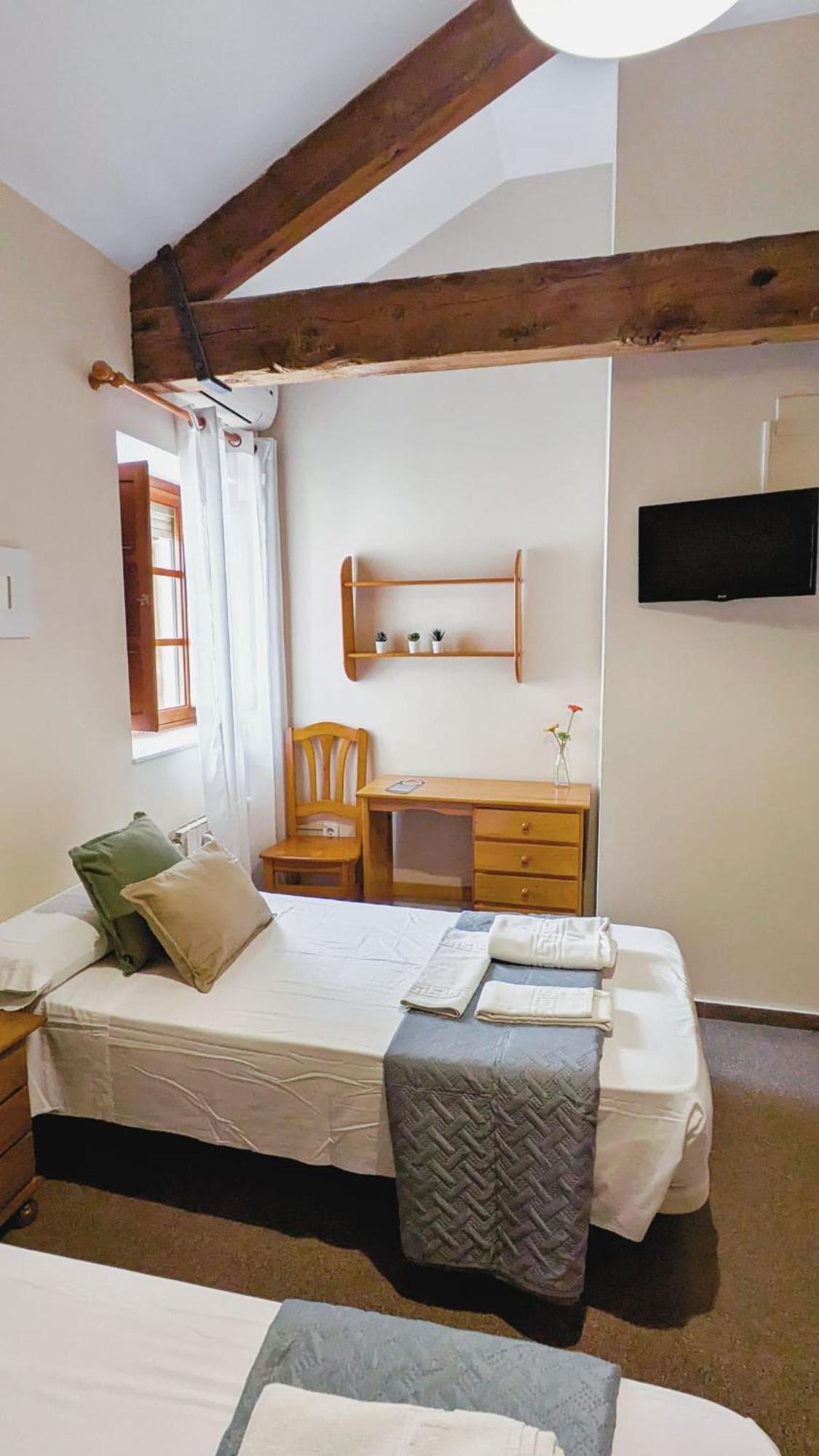Hostal El Convent De Монкада Экстерьер фото